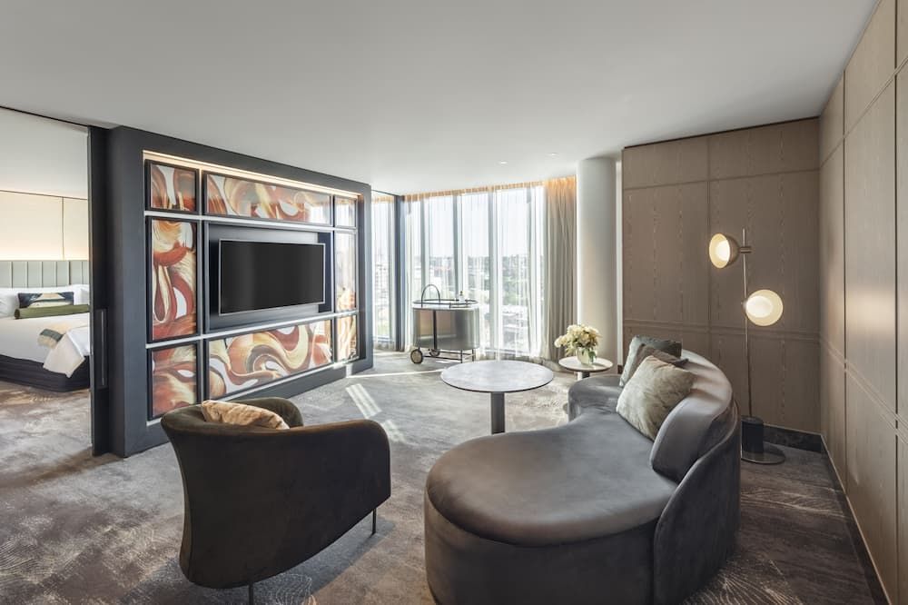 The Darling at The Star