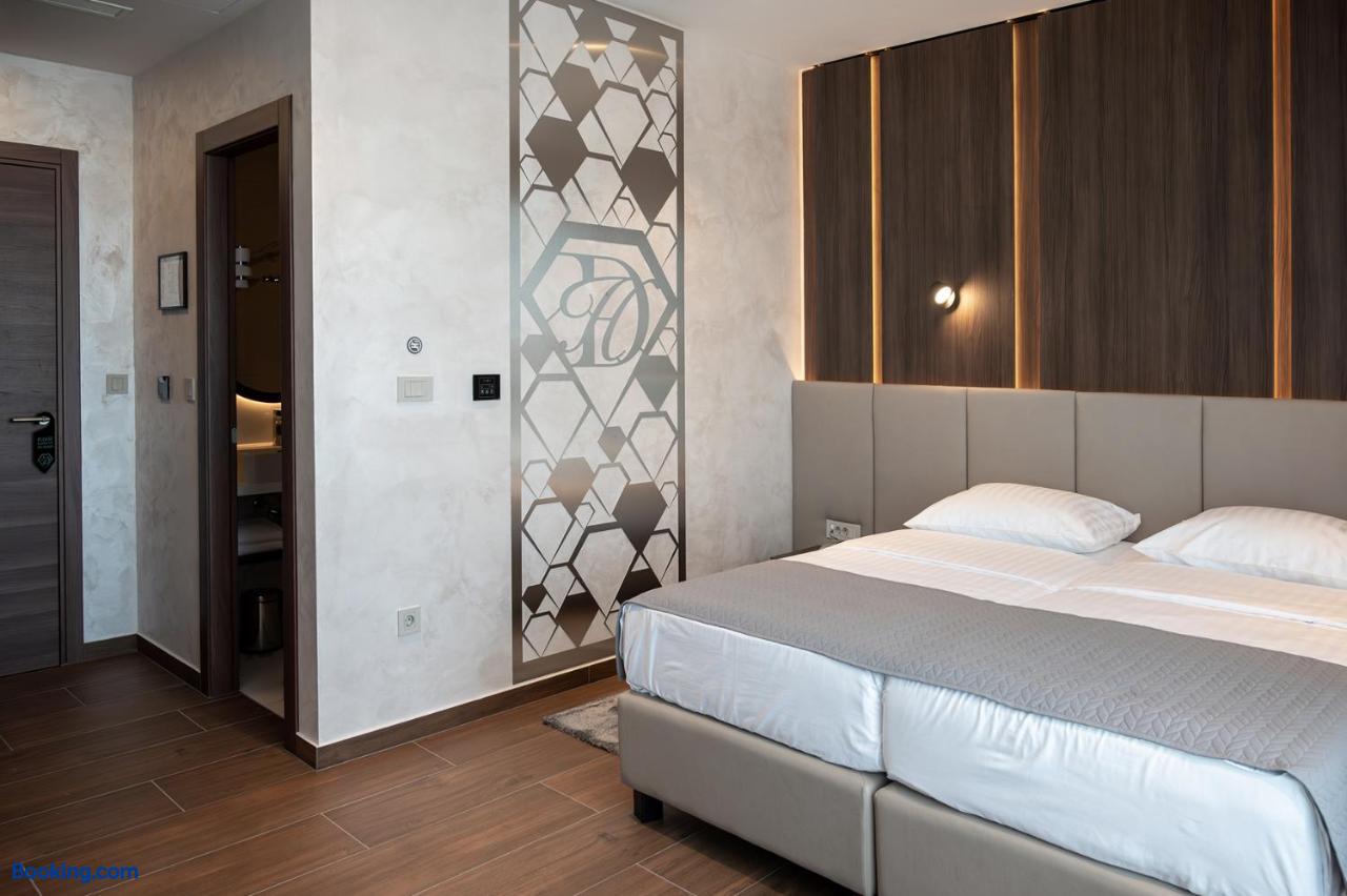booking-1071944883-600609046-764132 Diamond Hotel
