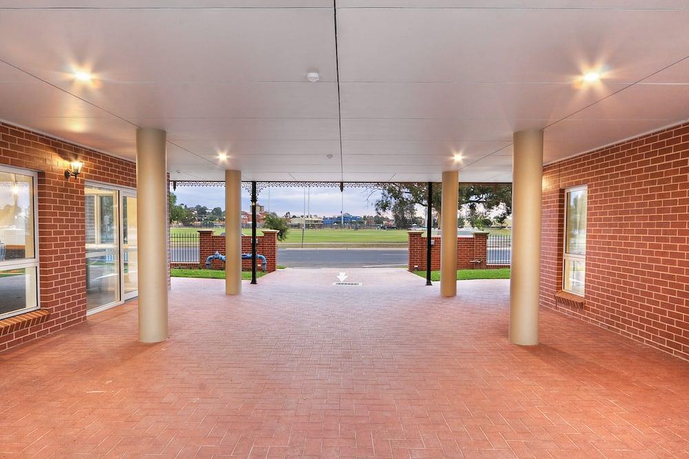 Best Western Plus Bolton on the Park