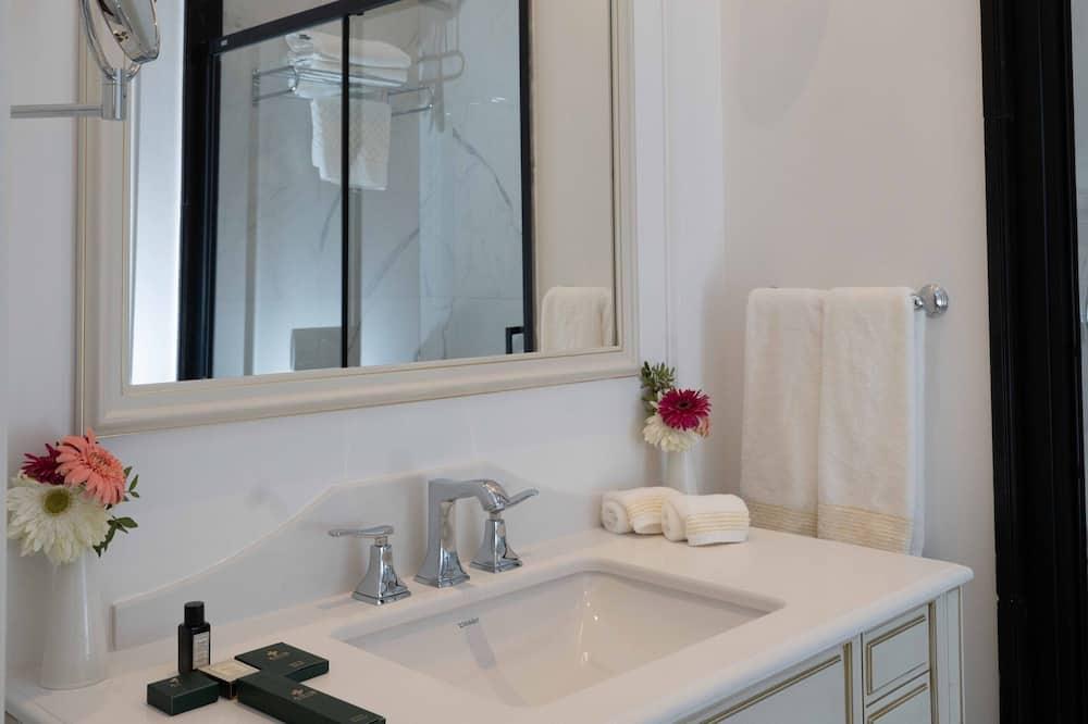 expediav2-8687989-27f2f6-190804 Anim Boutique Hotel
