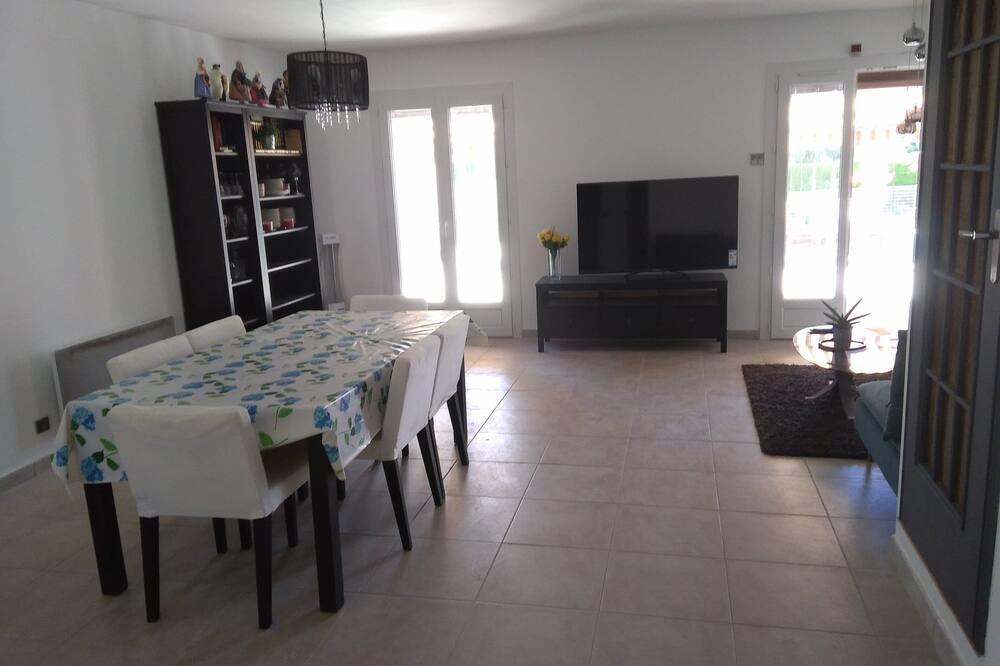 villa spacieuse avec piscine Provence-Alpes-Côte d'Azur - La Crau visuel 2/5 villa spacieuse avec piscine Provence-Alpes-Côte d'Azur - La Crau visuel 2/5