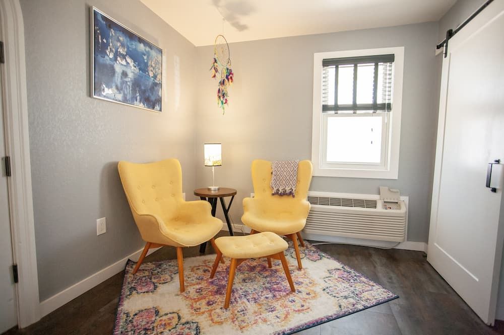 EO Bungalows, Black Hills