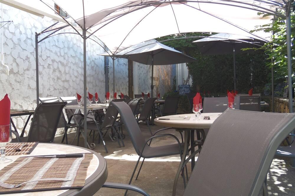 Hotel Restaurant La Vieille Ferme Auvergne - Les Ancizes-Comps visuel 2/5 Hotel Restaurant La Vieille Ferme Auvergne - Les Ancizes-Comps visuel 2/5