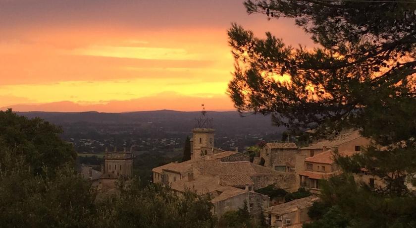 Belle villa piscine Provence Uzes Languedoc-Roussillon - Saint-Victor-des-Oules visuel 1/5 Belle villa piscine Provence Uzes Languedoc-Roussillon - Saint-Victor-des-Oules visuel 1/5