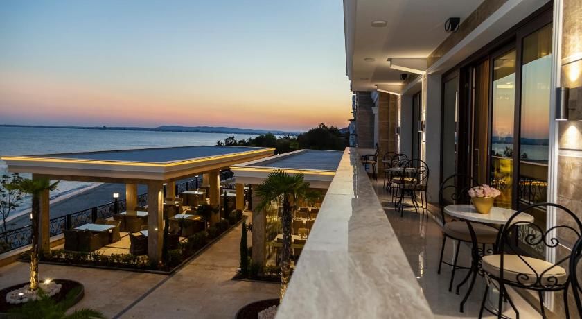 Onyx Beach Residence - Free Parking & Beach Access