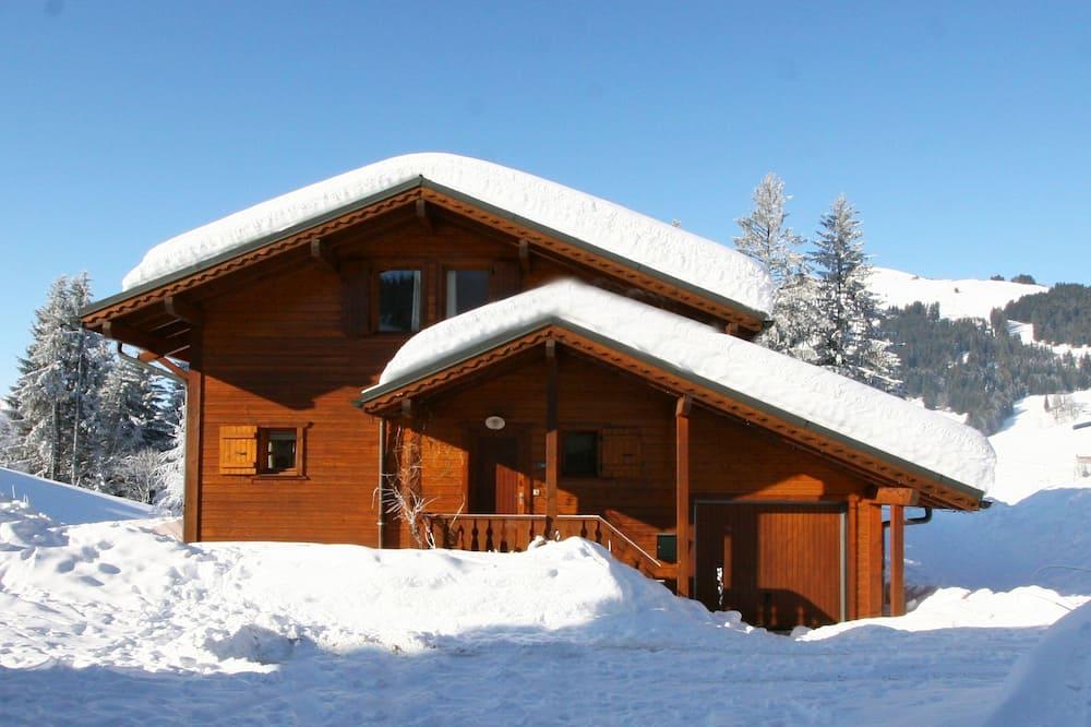 Three Double Bedroom Detached Chalet, Chavannes Road, Private Parking, Multipass Rhône-Alpes - Les Gets visuel 2/5 Three Double Bedroom Detached Chalet, Chavannes Road, Private Parking, Multipass Rhône-Alpes - Les Gets visuel 2/5