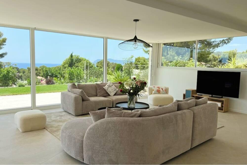 Exceptional villa, Domaine de Port D'Alon, superb sea view and private pool. Provence-Alpes-Côte d'Azur - Saint-Cyr-sur-Mer visuel 4/5 Exceptional villa, Domaine de Port D'Alon, superb sea view and private pool. Provence-Alpes-Côte d'Azur - Saint-Cyr-sur-Mer visuel 4/5
