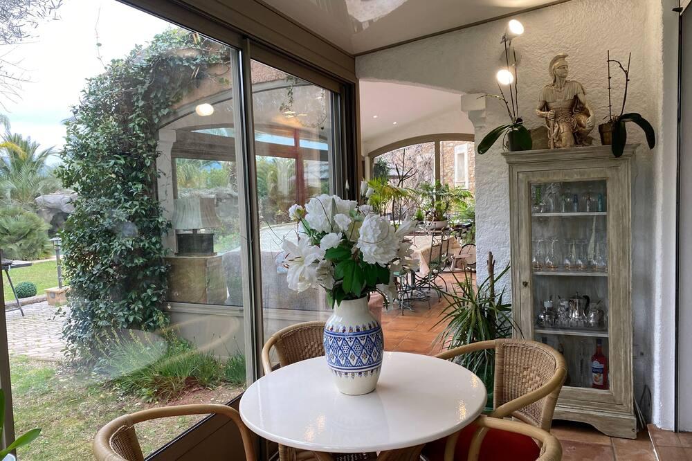 House / Villa La Crau - Provence-Alpes-Côte d'Azur - La Crau visuel 4/5 House / Villa La Crau - Provence-Alpes-Côte d'Azur - La Crau visuel 4/5