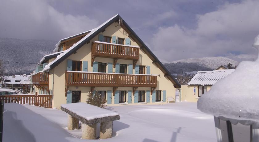 Hôtel Restaurant Les Tilleuls Rhône-Alpes - Autrans visuel 2/5 Hôtel Restaurant Les Tilleuls Rhône-Alpes - Autrans visuel 2/5