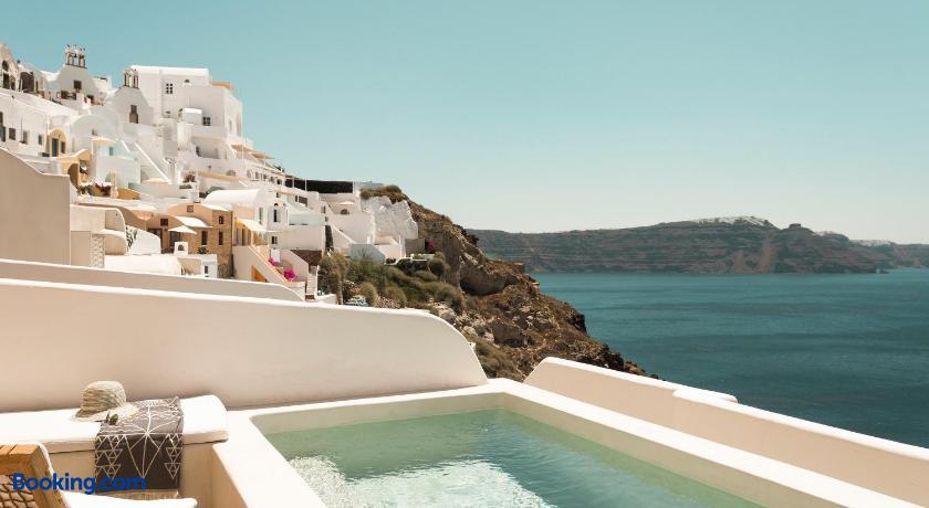 booking-1070793944-265154252-223632 Armenaki Santorini