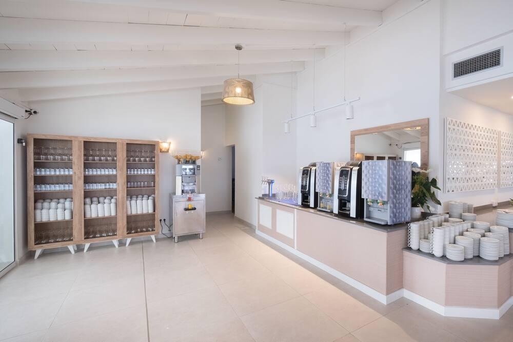 expedia_group-1072002506-985437-197553 Fergus Style Carema Beach