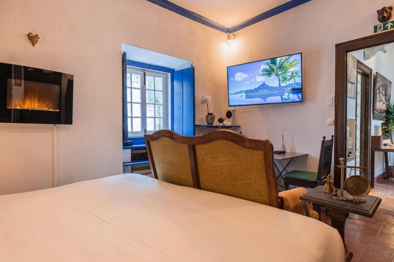 Sintra WOW - Unique double Smart Room in 17th century Palace! Hot tub, Snooker, BBQ, PS5, Sauna, Gym