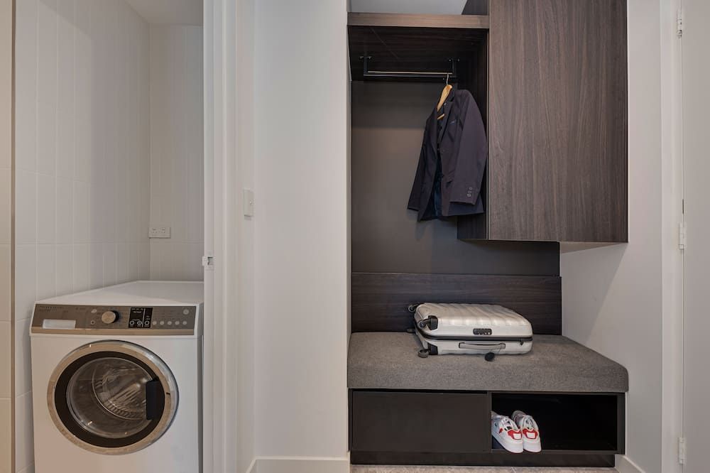 Littomore Suites Kingswood