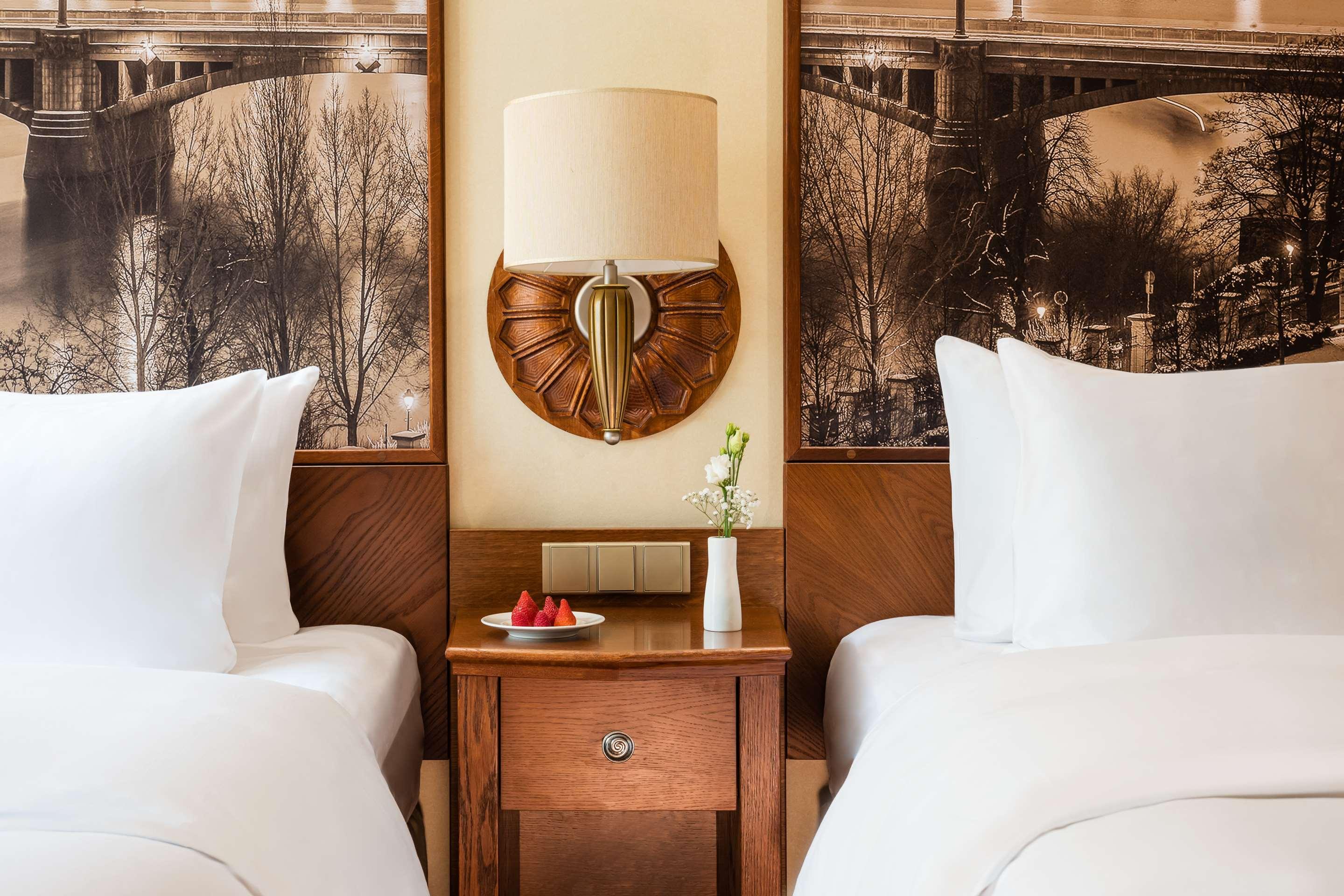ice-679788-106296450-322719 Lindner Hotel Prague Castle