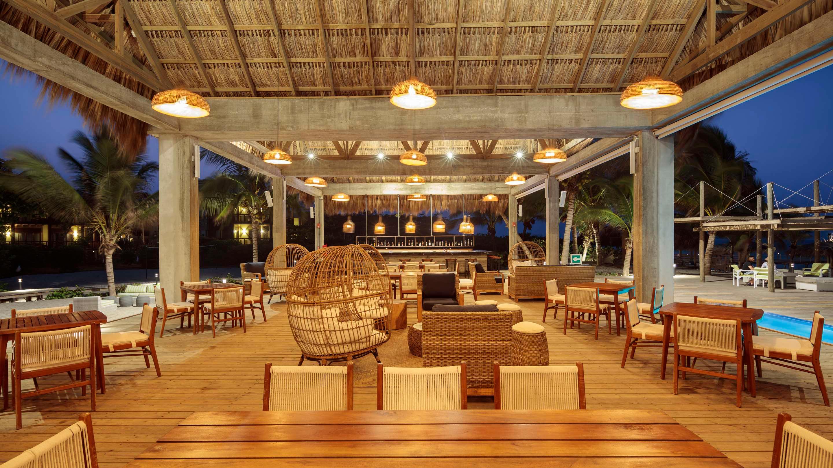 ice-2058707-108234564-472666 Indura Beach & Golf Resort Curio Collection By Hilton