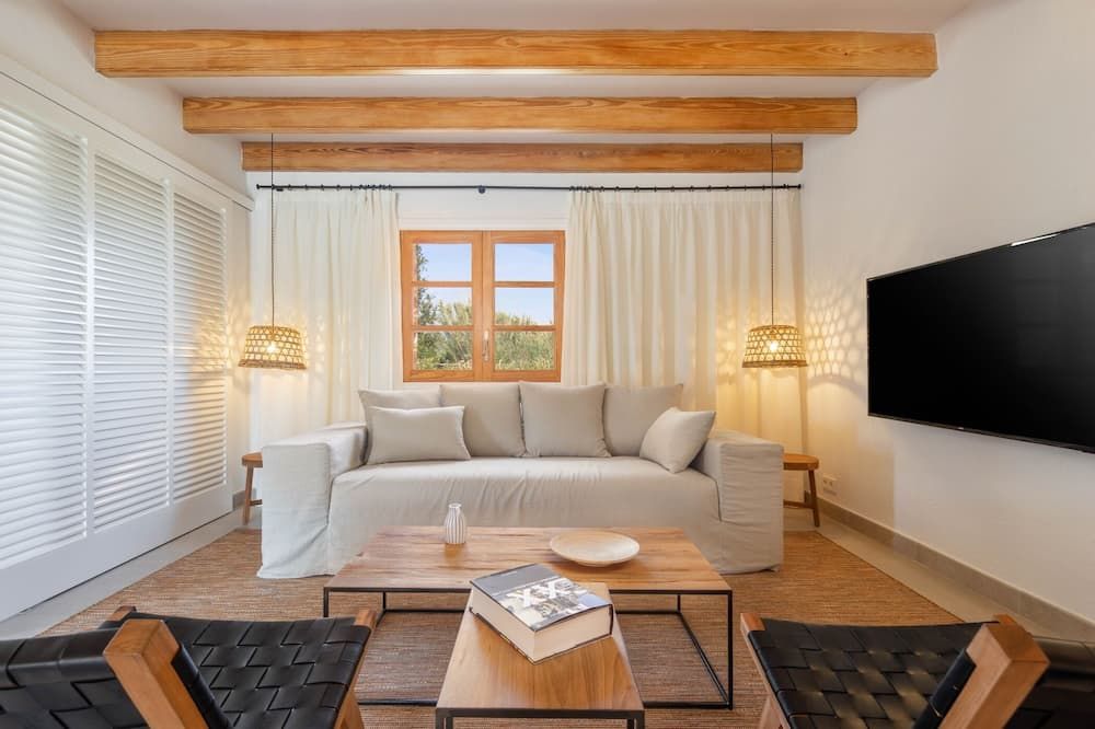 Between Fields & Sea