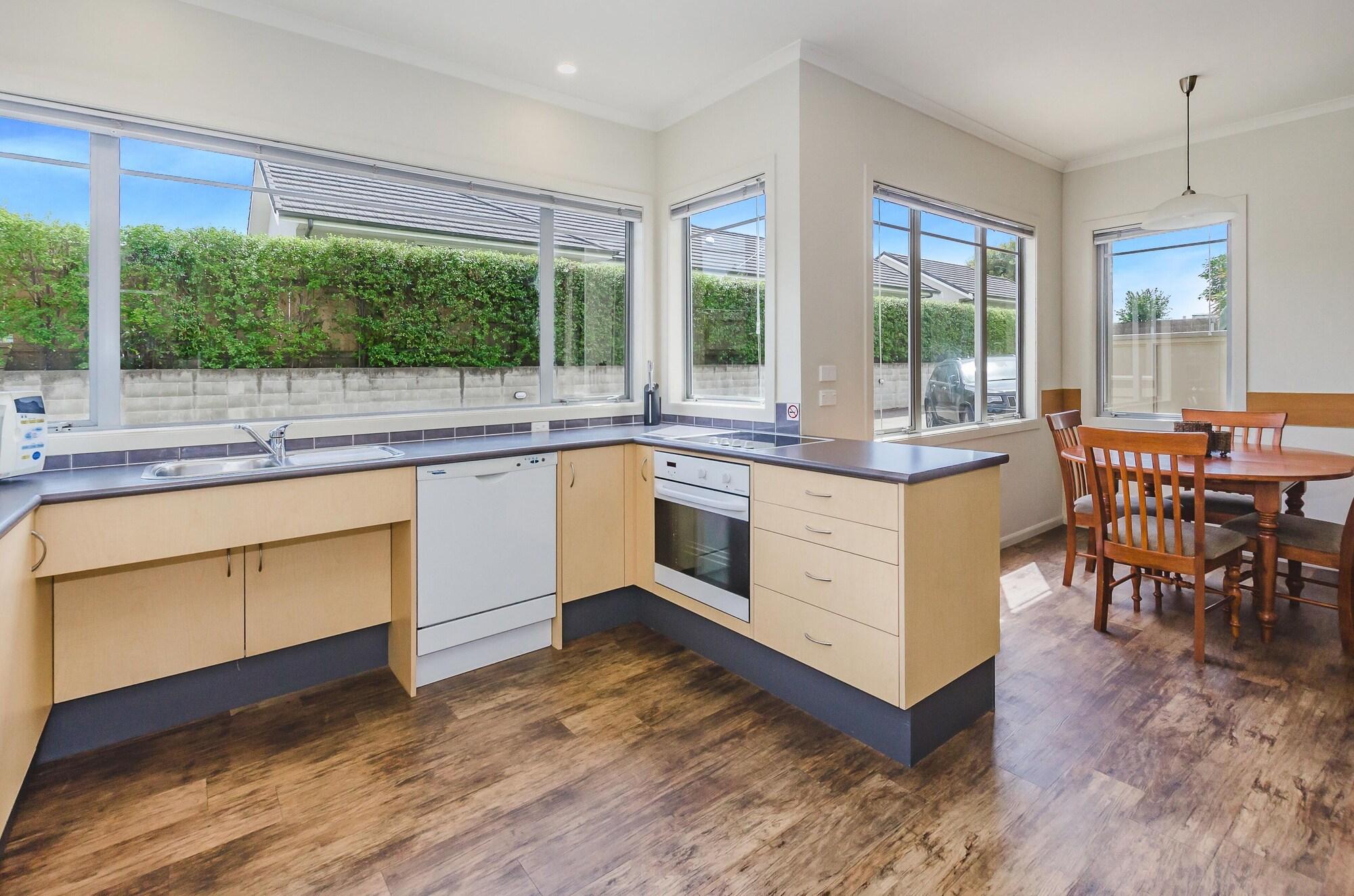 expedia_group-465254-320b44-809358 Raumati Sands Resort