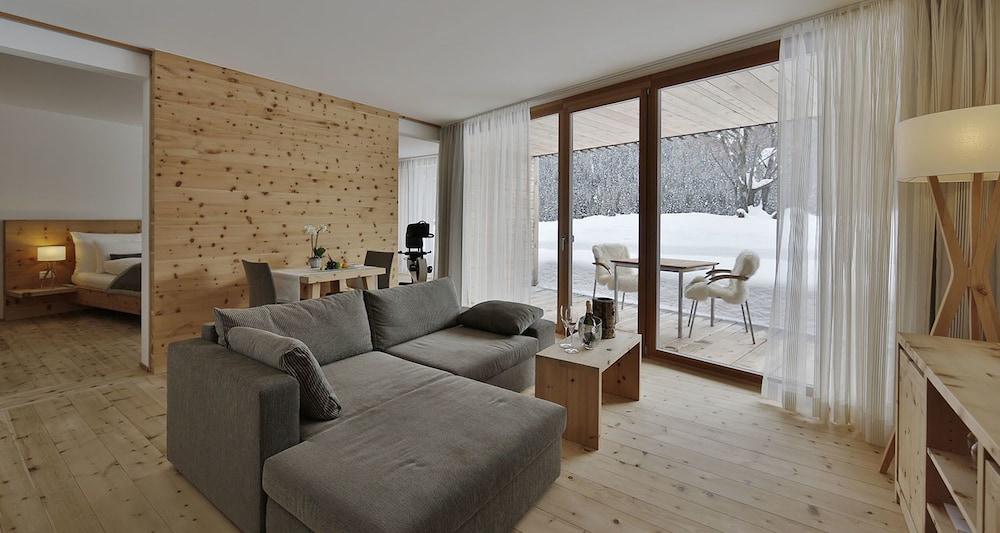 expediav2-621900-916607-027810 In Lain Hotel Cadonau