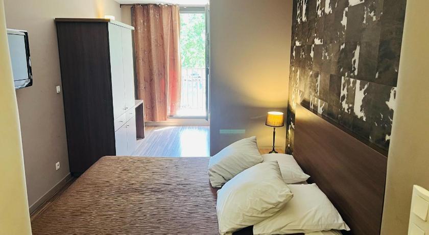 L'hotel De La Bourse À Bagnols-Sur-Ceze Languedoc-Roussillon - Bagnols-sur-Cèze visuel 5/5 L'hotel De La Bourse À Bagnols-Sur-Ceze Languedoc-Roussillon - Bagnols-sur-Cèze visuel 5/5