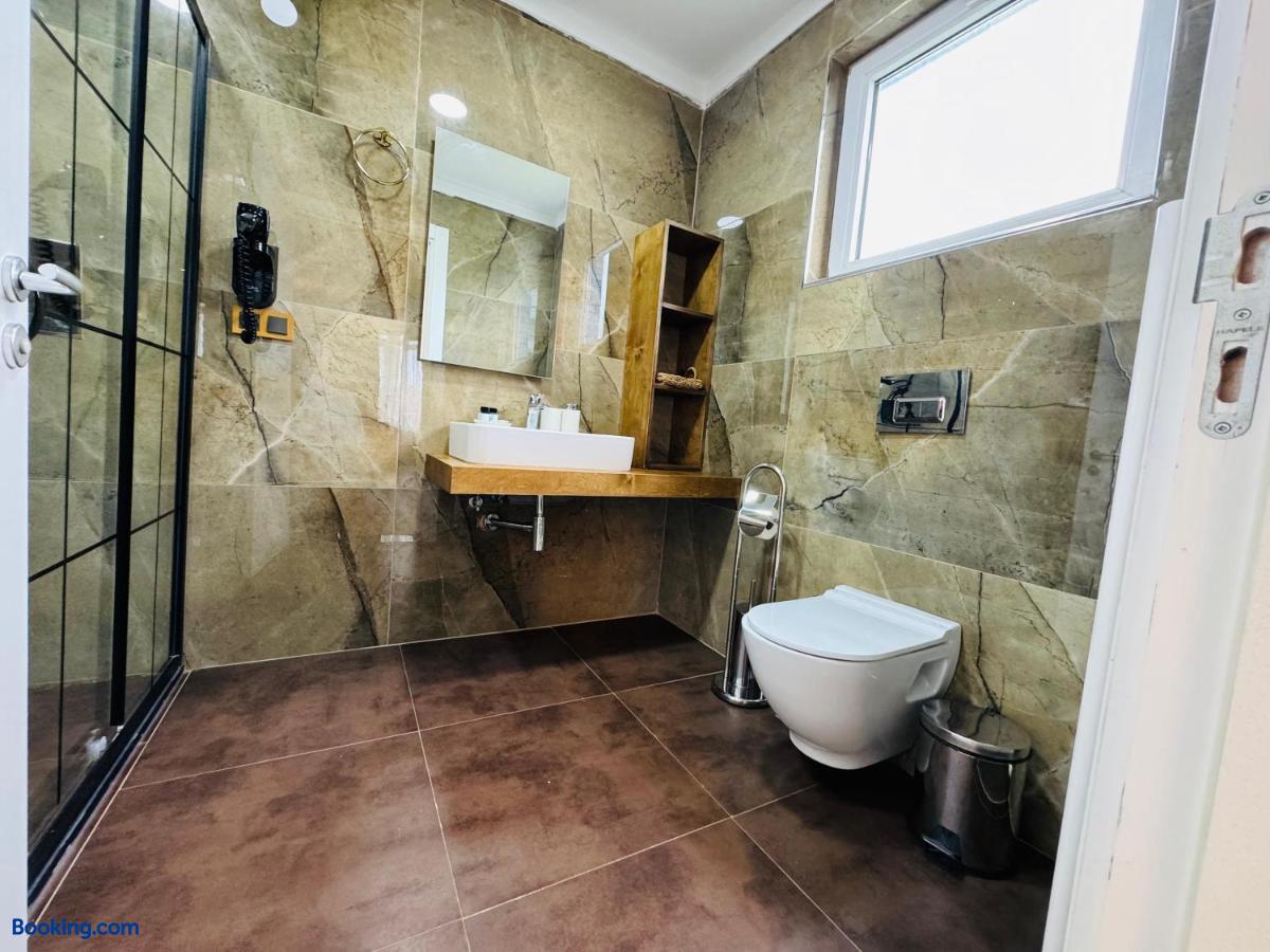 booking-1071604422-551992043-987042 Treekos Suite Hotel Istanbul Airport