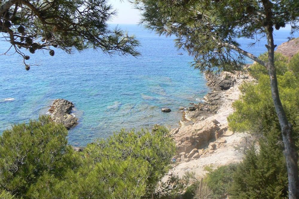 Villa Contemporaine , Piscine, Gazonnée Plantée D'oliviers , Plages 15' sud Provence-Alpes-Côte d'Azur - La Valette-du-Var visuel 3/5 Villa Contemporaine , Piscine, Gazonnée Plantée D'oliviers , Plages 15' sud Provence-Alpes-Côte d'Azur - La Valette-du-Var visuel 3/5