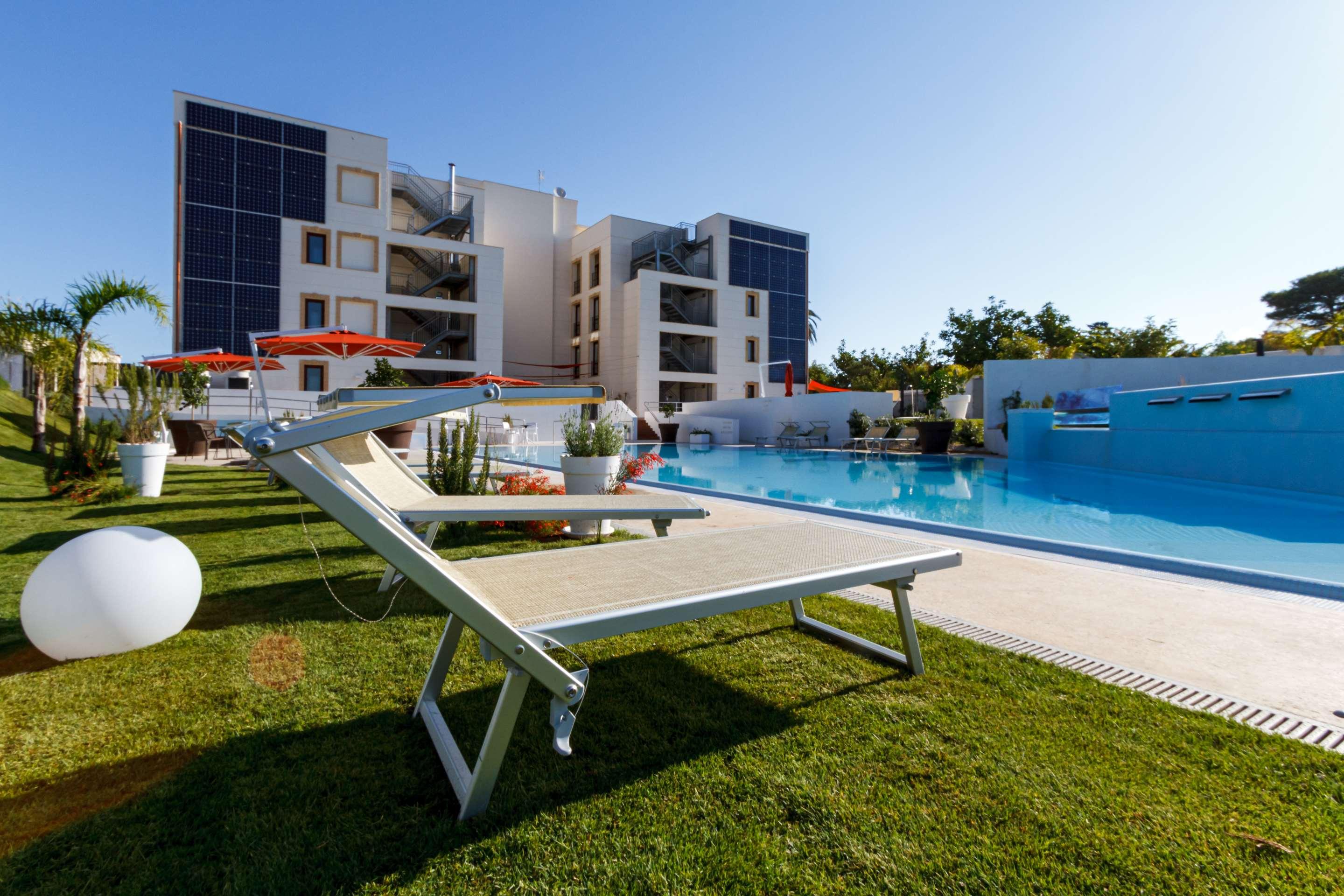 ice-145768-72658180_3XL-320503 Seawater Hotels & Medical Spa