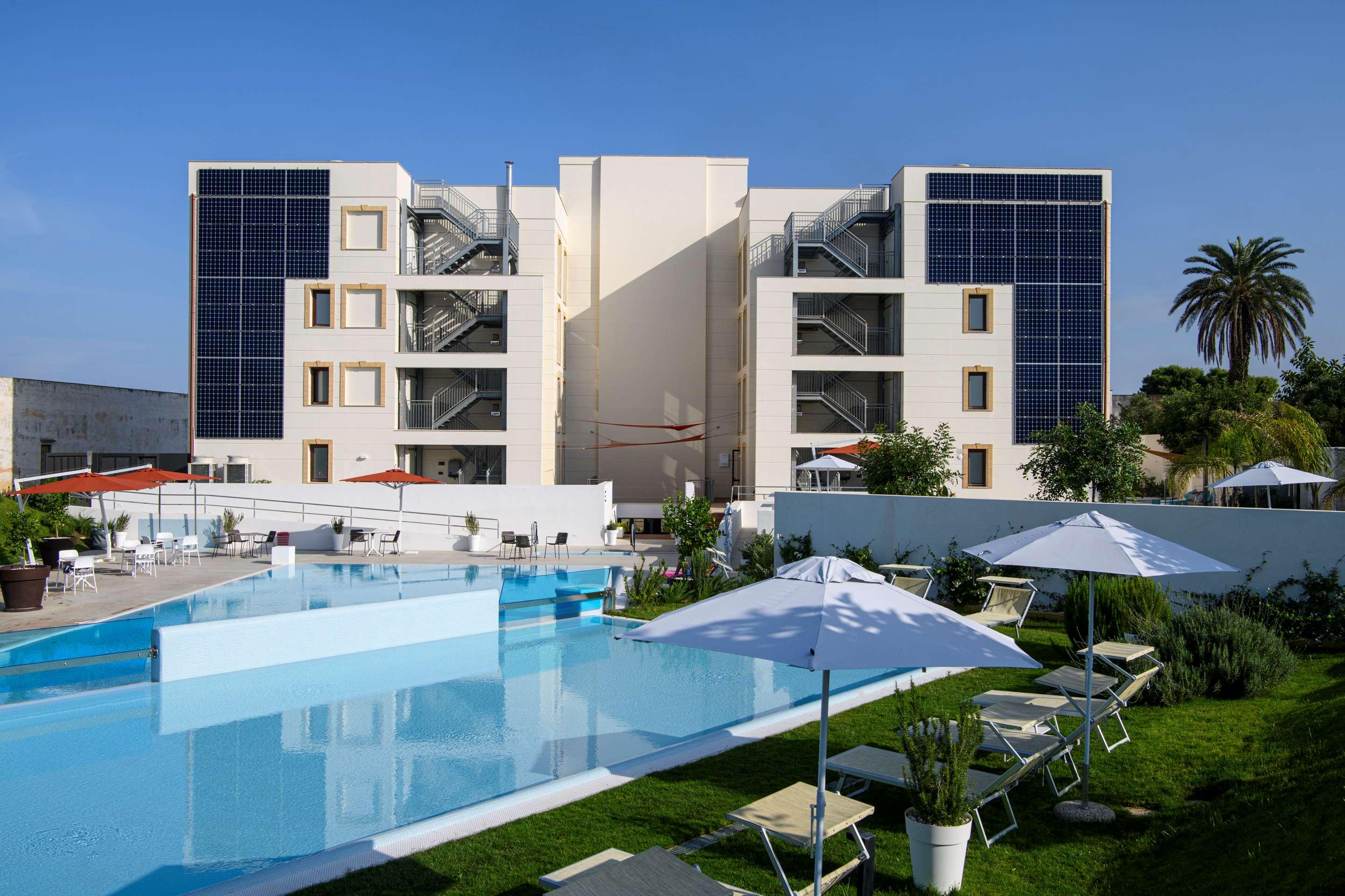 ice-145768-72658190_3XL-503749 Seawater Hotels & Medical Spa