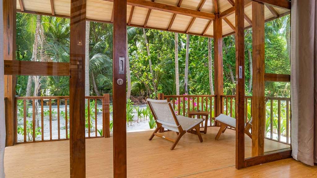 ice-1070009250-103445726-767789 Fiyavalhu Resort Maldives