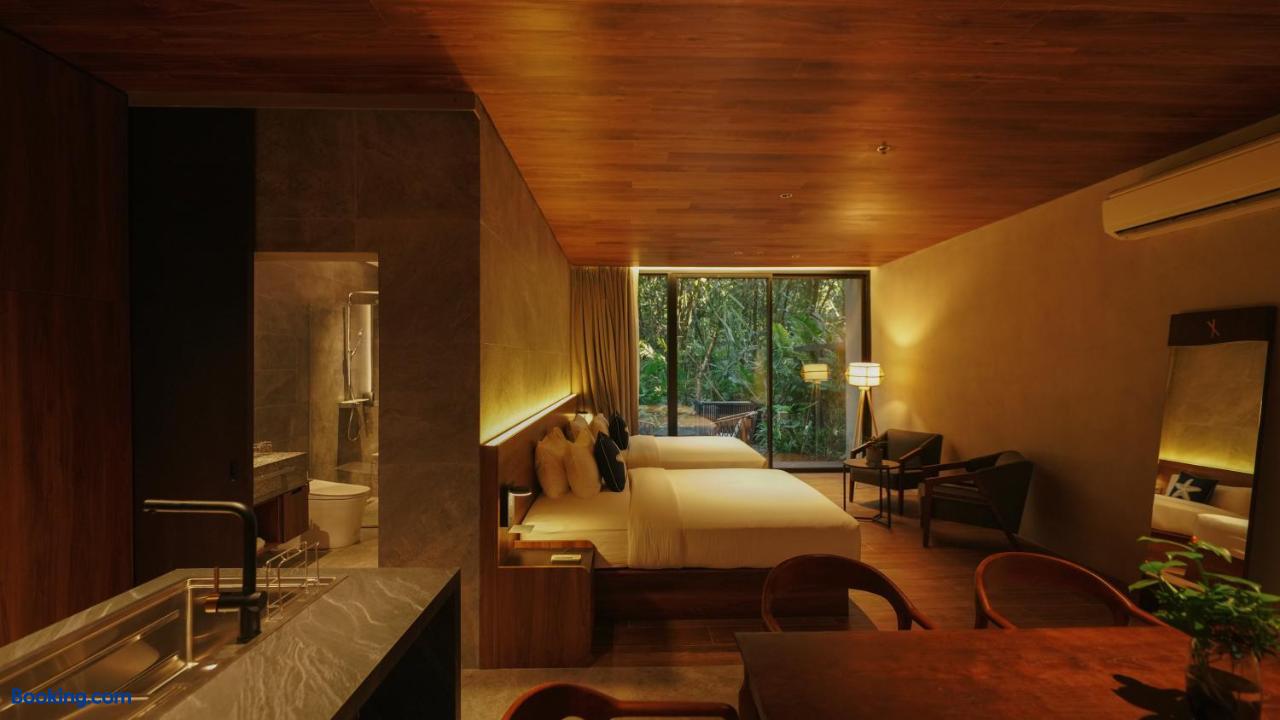 booking-1071323977-638832833-920084 Piece Lio from Japan Managed by H Hospitality Group