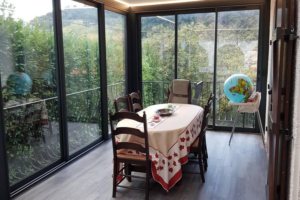 Luxury villa with spectacular mountain views and facing the relaxing Rio Languedoc-Roussillon - Sorède visuel 2/5 Luxury villa with spectacular mountain views and facing the relaxing Rio Languedoc-Roussillon - Sorède visuel 2/5