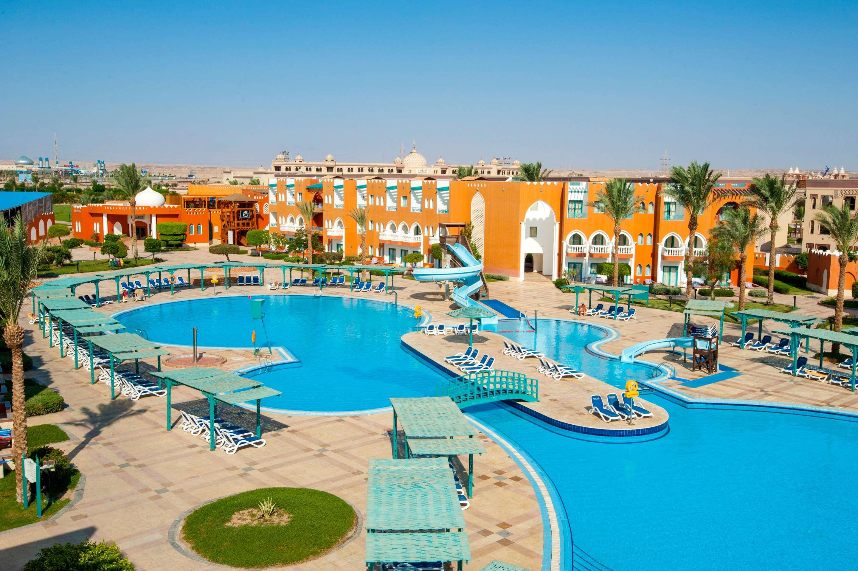 ice-132056-97033365-811400 Sunrise Garden Beach Resort