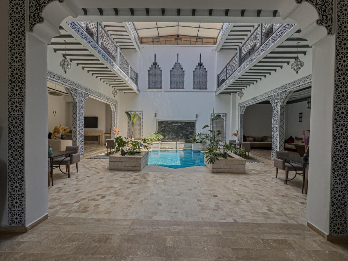 Riad Tonaroz Gold