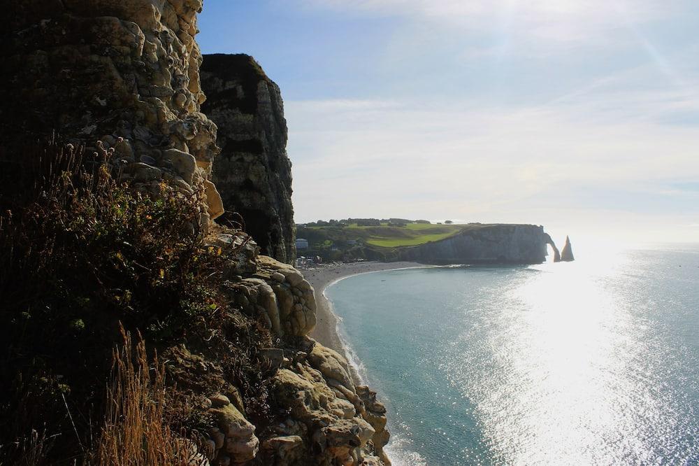 Walk to the famous cliffs of Etretat Hoog-Normandië - Étretat visuel 2/5 Walk to the famous cliffs of Etretat Hoog-Normandië - Étretat visuel 2/5