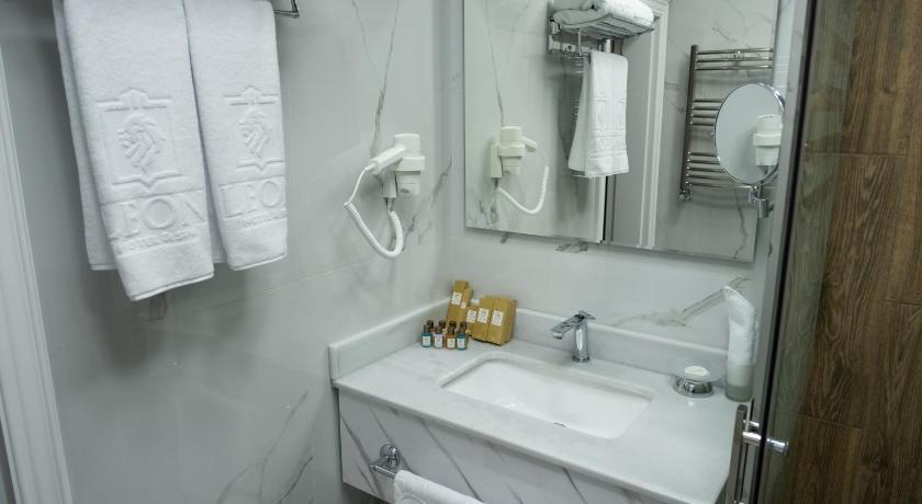 Leon Hotel Spa Ganja