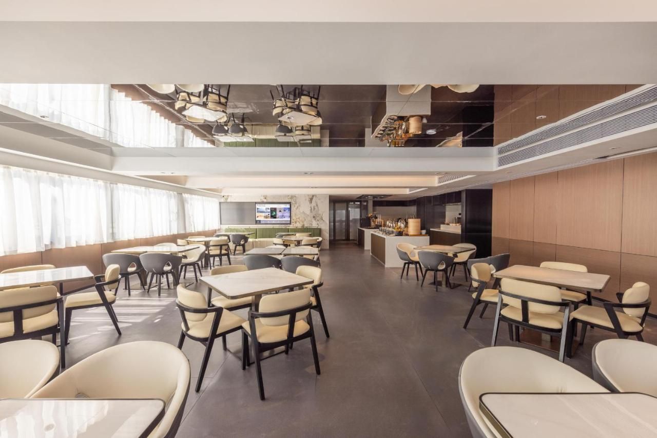 Atour X Hotel Shantou Vientiane City Convention and Exhibition Center