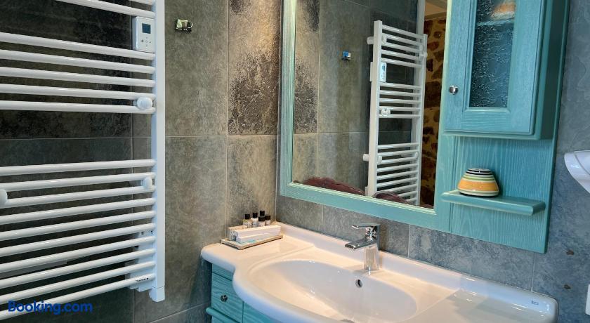 booking-684144-459472753-370363 PortaDelMare deluxe suites