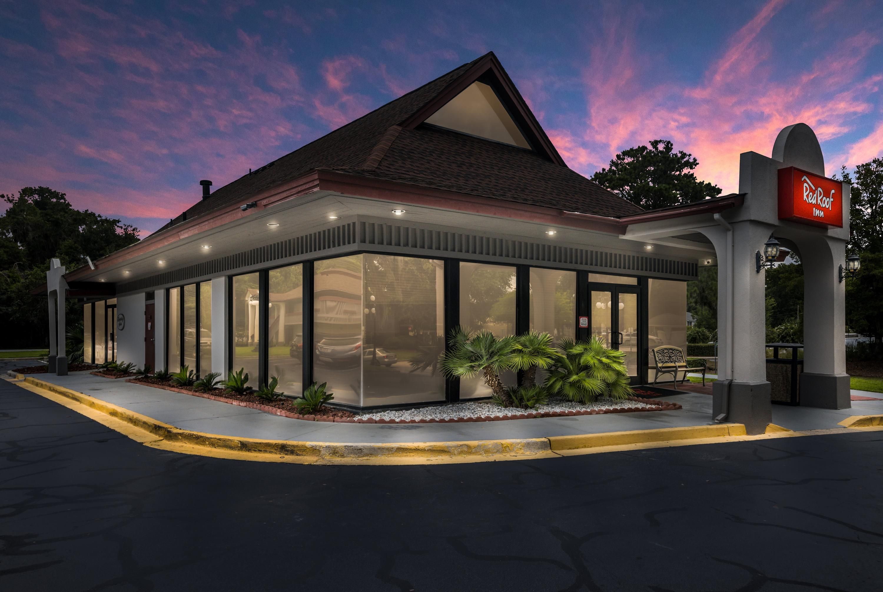 The Village / Rio / Armstrong(서배너) 호텔 최저가 1박당 102,199원부터 - KAYAK