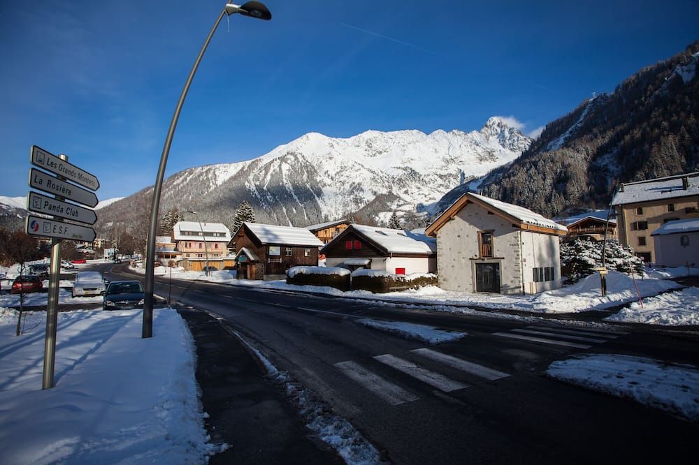 The Rachasses The Feet Of The Great Montets, Overlooking Mont Blanc For 8 People