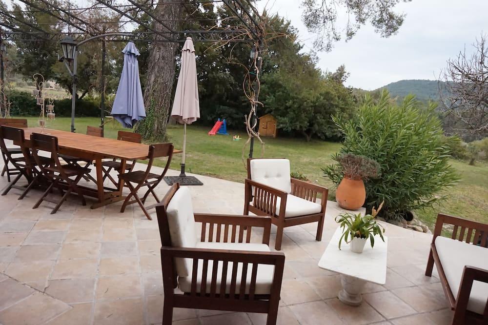 Circuit Du Castellet Villa Rental With Heated Pool, 7km From The Beach Provence-Alpes-Côte d'Azur - Le Castellet visuel 3/5 Circuit Du Castellet Villa Rental With Heated Pool, 7km From The Beach Provence-Alpes-Côte d'Azur - Le Castellet visuel 3/5