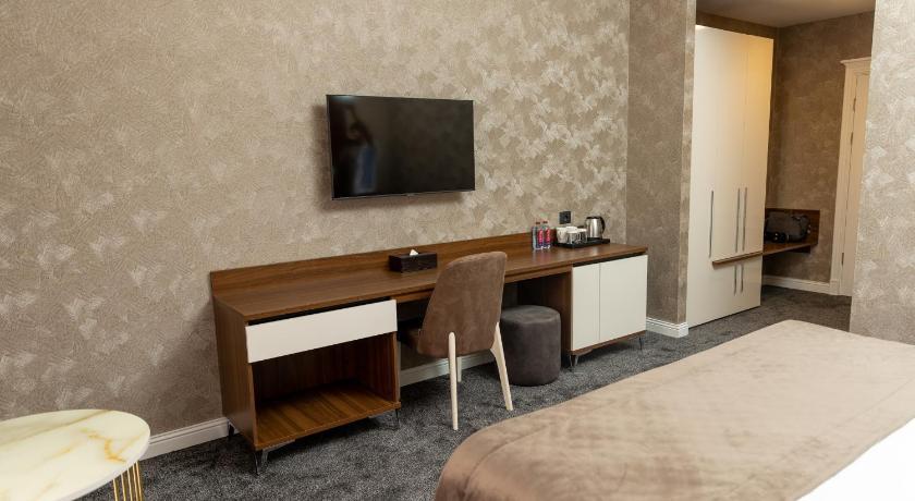 Leon Hotel Spa Ganja