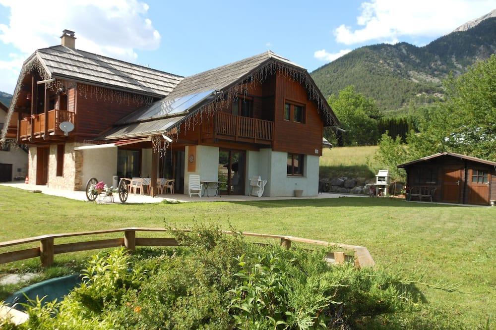 Chalet 'Chez Dany', 8-13 people in Vallouise Ecrins Ski Pelvoux Puy-st-vincent Provence-Alpes-Côte d'Azur - Pelvoux visuel 2/5 Chalet 'Chez Dany', 8-13 people in Vallouise Ecrins Ski Pelvoux Puy-st-vincent Provence-Alpes-Côte d'Azur - Pelvoux visuel 2/5