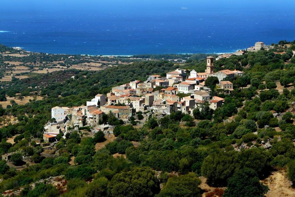 New villa between sea and mountain near all trade. Corsica - Aregno visuel 3/5