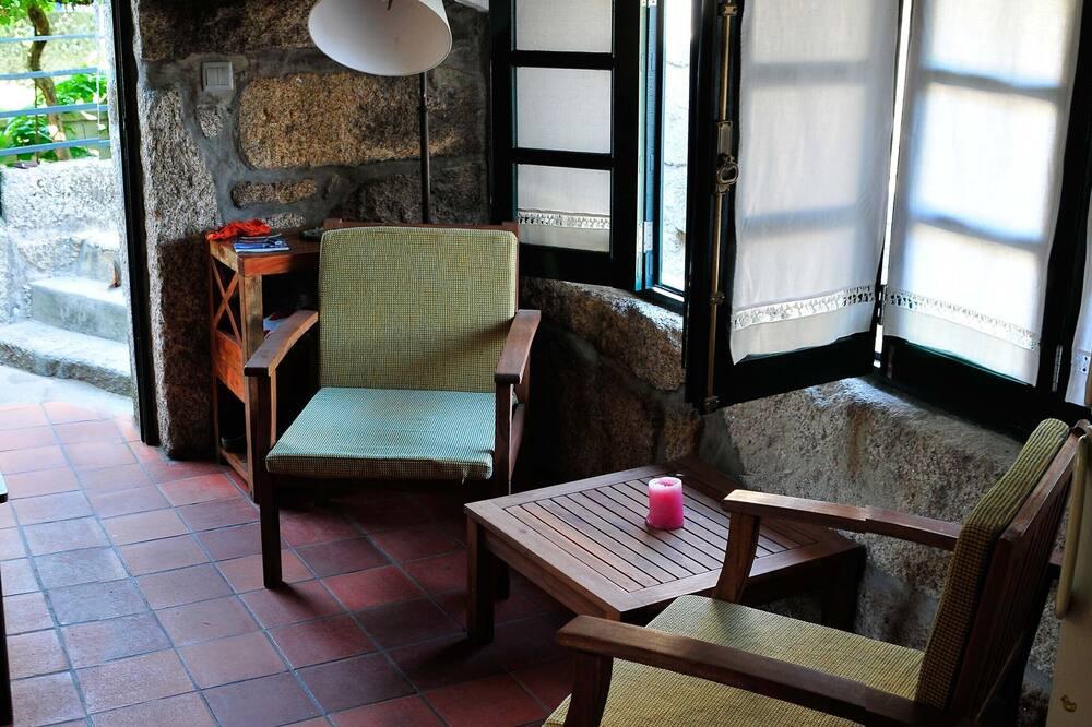 Rustic Stone House in the center of Soajo, T1 + 1, with patio and garden with garden Noorden - Arcos de Valdevez visuel 2/5 Rustic Stone House in the center of Soajo, T1 + 1, with patio and garden with garden Noorden - Arcos de Valdevez visuel 2/5