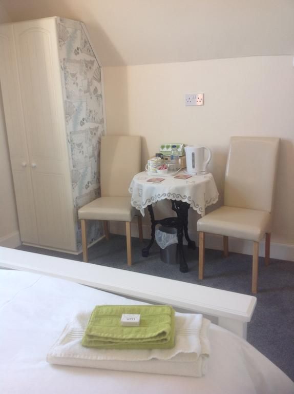 Cleasewood Guest House