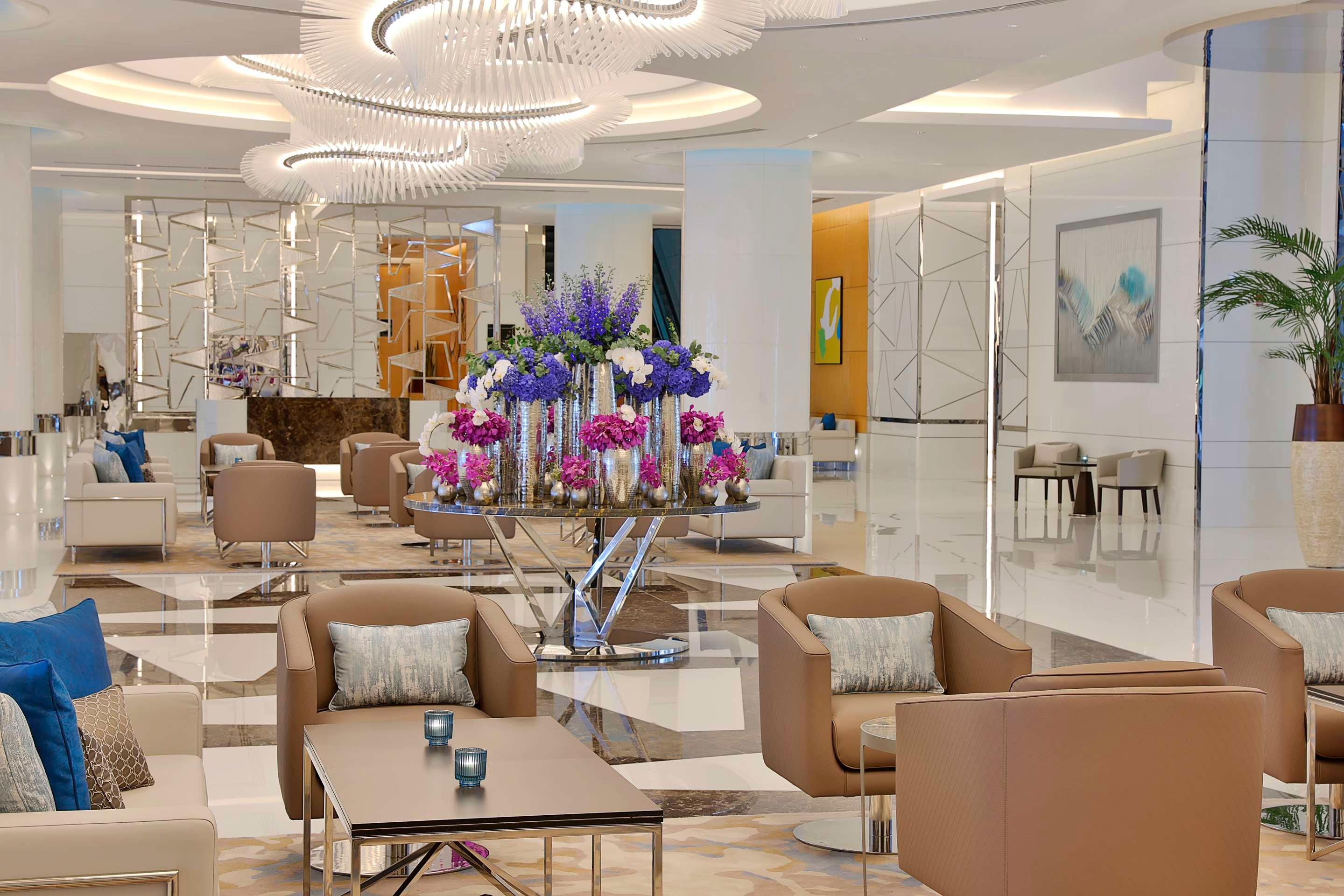 ice-8521867-111246414-851738 Hilton Dubai Palm Jumeirah