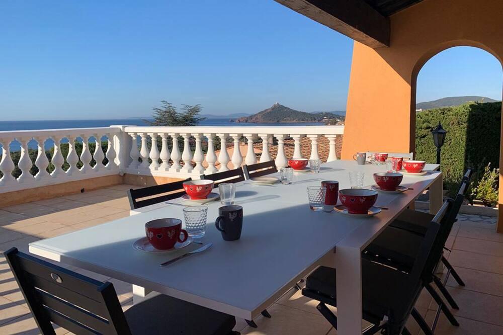 Luxury villa with swimming pool Provence-Alpes-Côte d'Azur - Saint-Raphaël visuel 4/5 Luxury villa with swimming pool Provence-Alpes-Côte d'Azur - Saint-Raphaël visuel 4/5