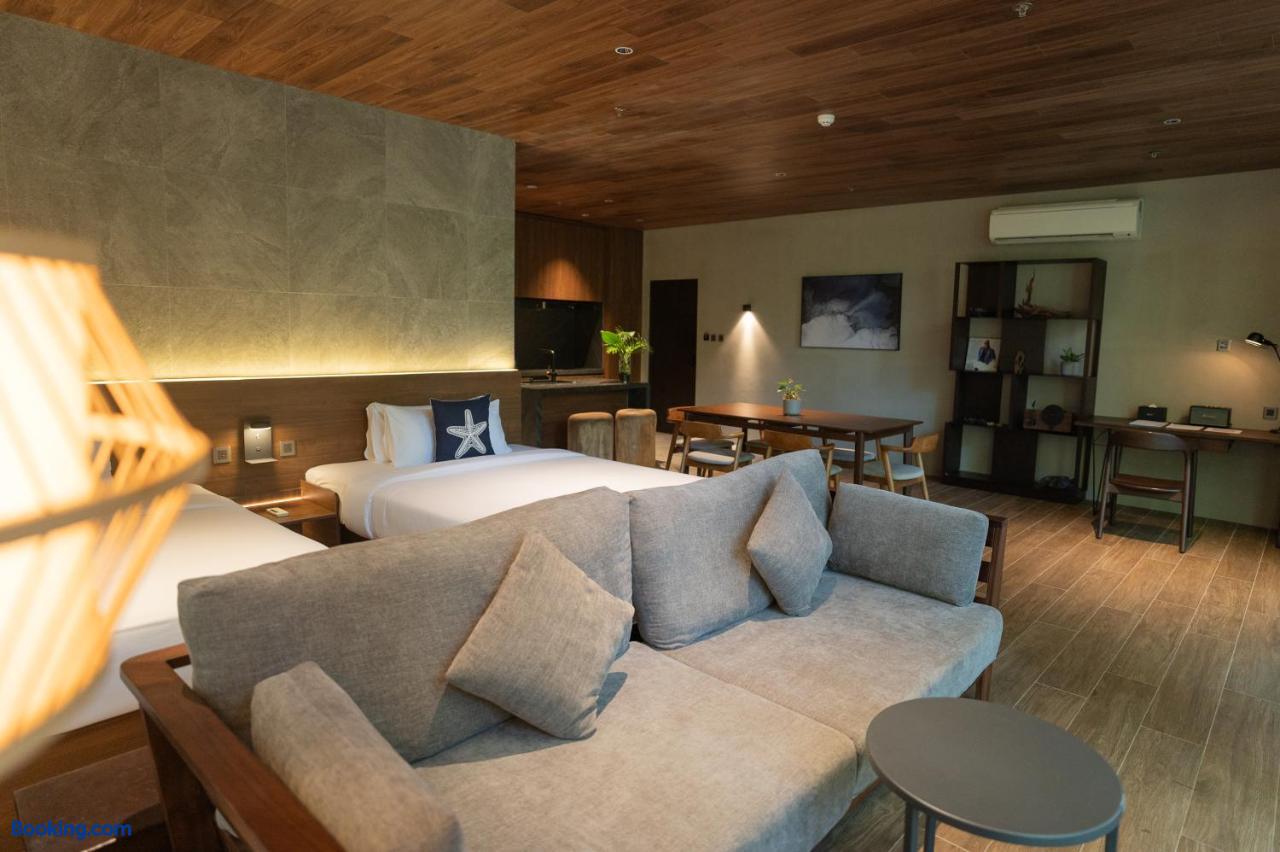 booking-1071323977-604943290-510292 Piece Lio from Japan Managed by H Hospitality Group