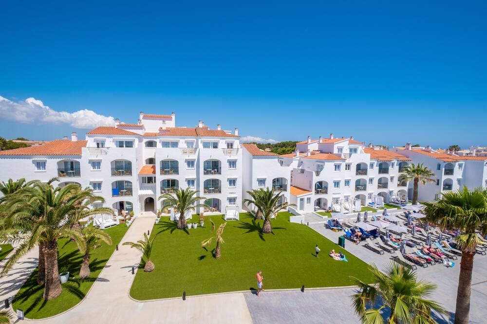 expedia_group-1072002506-82139971-350748 Fergus Style Carema Beach