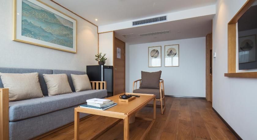 Bai Yun Qin She Boutique