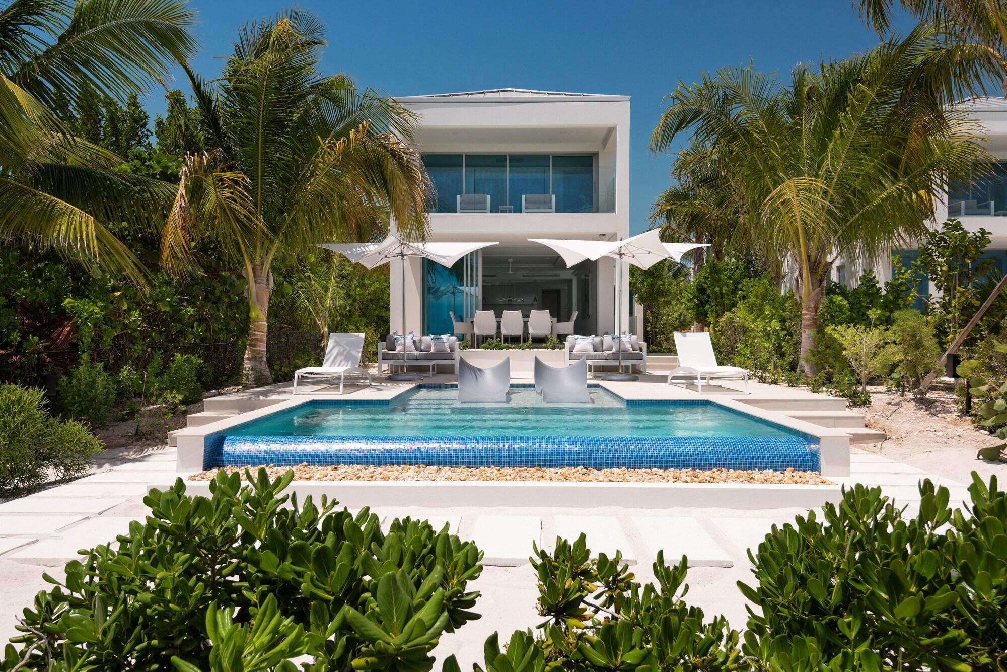 sembo-87752-9e4389-697100 Grace Bay Club